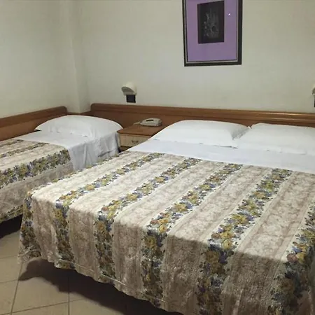 Otel Altamarea & Family 3*